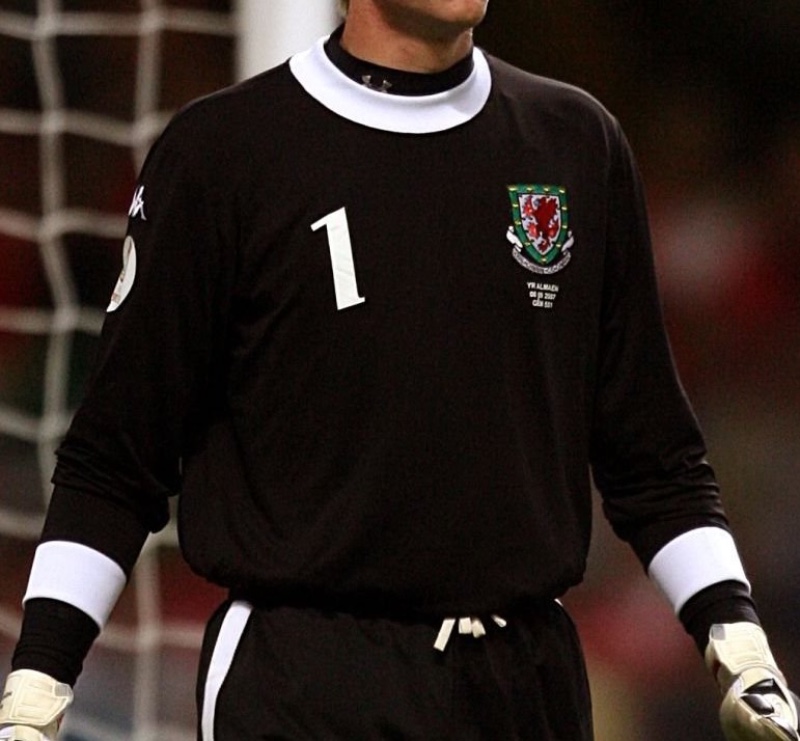 Wales 2006 GK 1 Kit