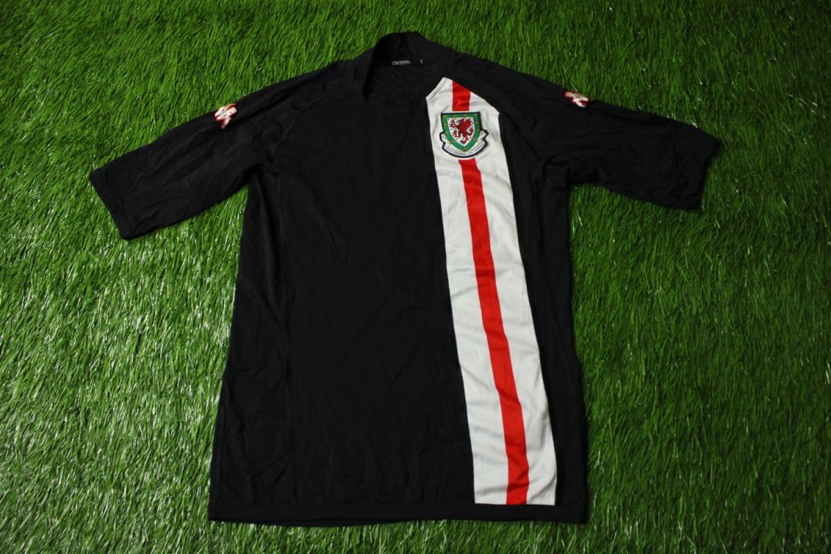 Wales 2005 Third Kit