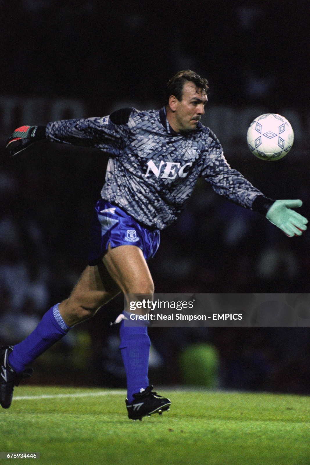 Everton FC 1992-93 GK Kit