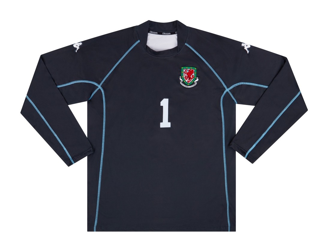 Wales 2002 GK 1 Kit