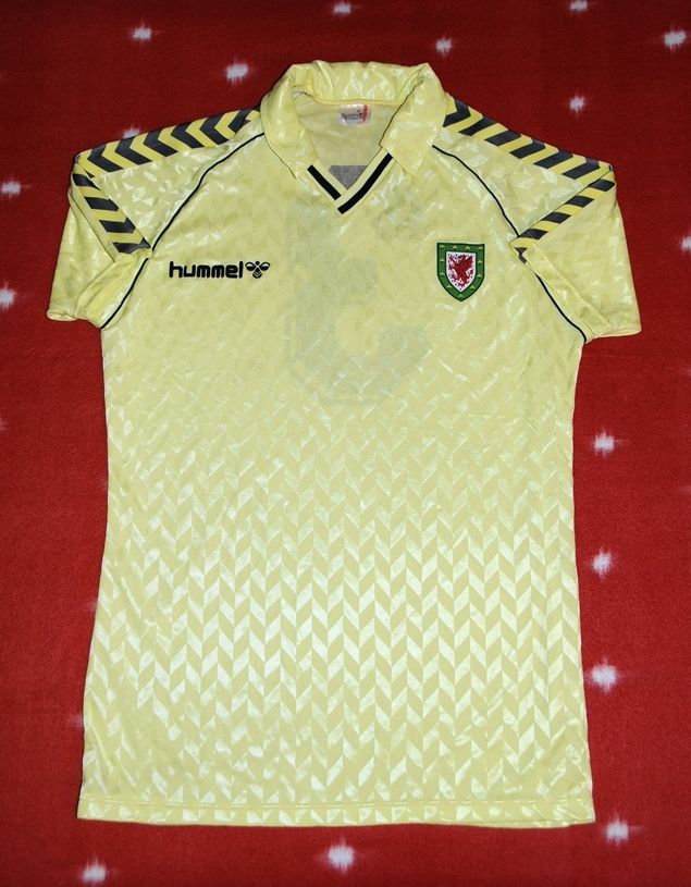 Wales 1987 Away Kit