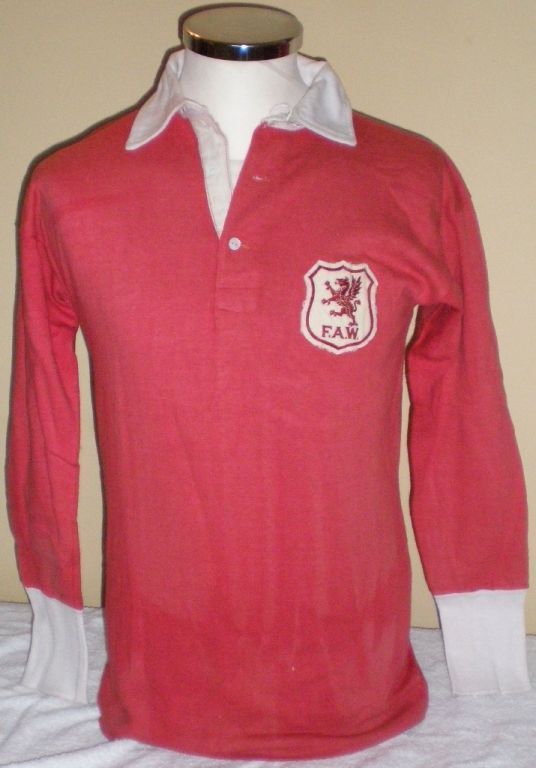 Wales 1940 Home Kit