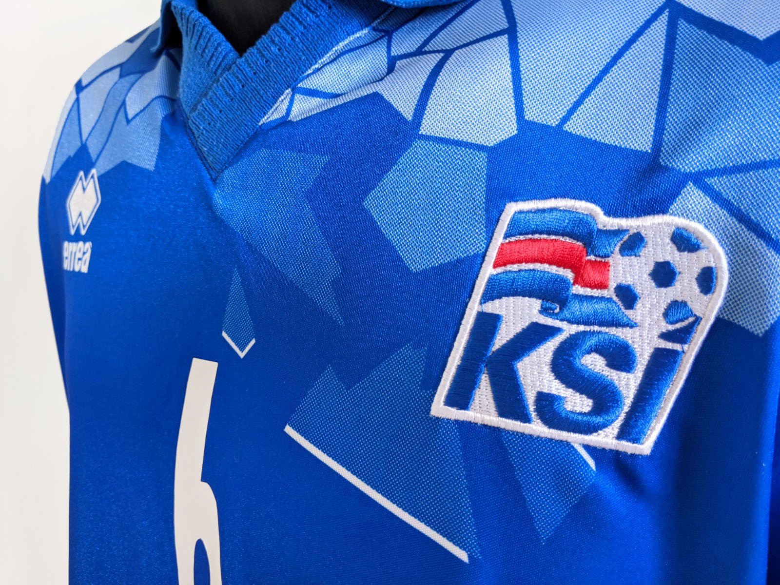 Iceland 2002 Home Kit