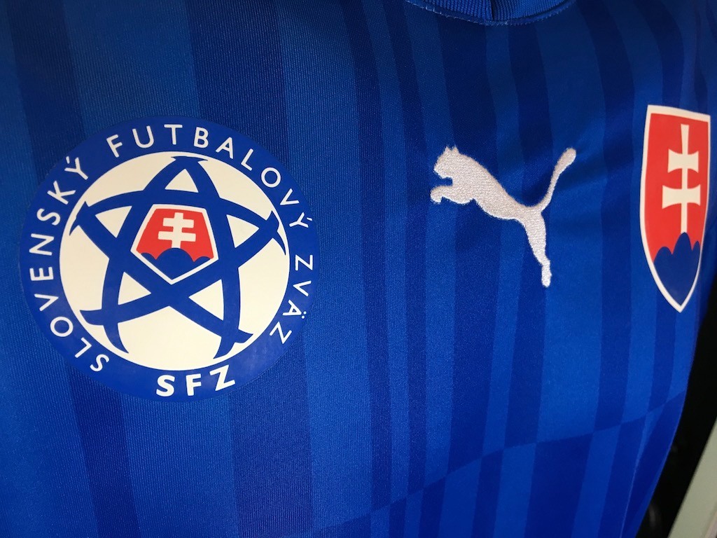 Slovakia 2016 Away Kit