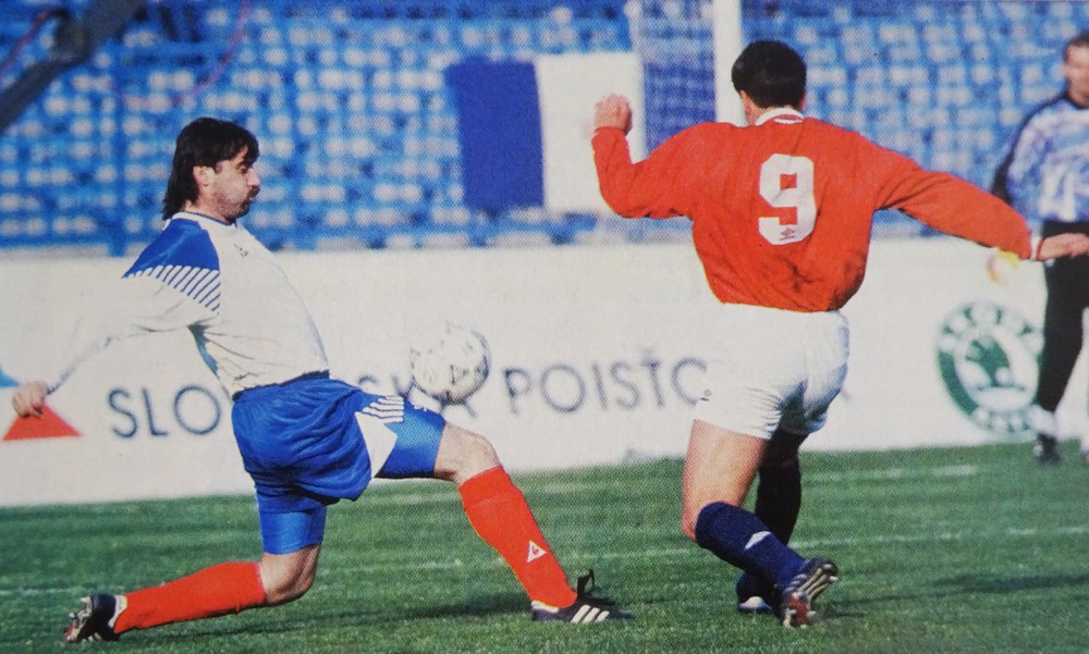 Slovakia 1994 Away 2 Kit