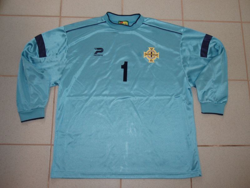 Northern Ireland 2000 GK 1 Kit