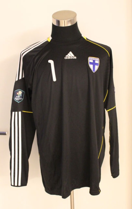 Finland 2010 GK Home Kit