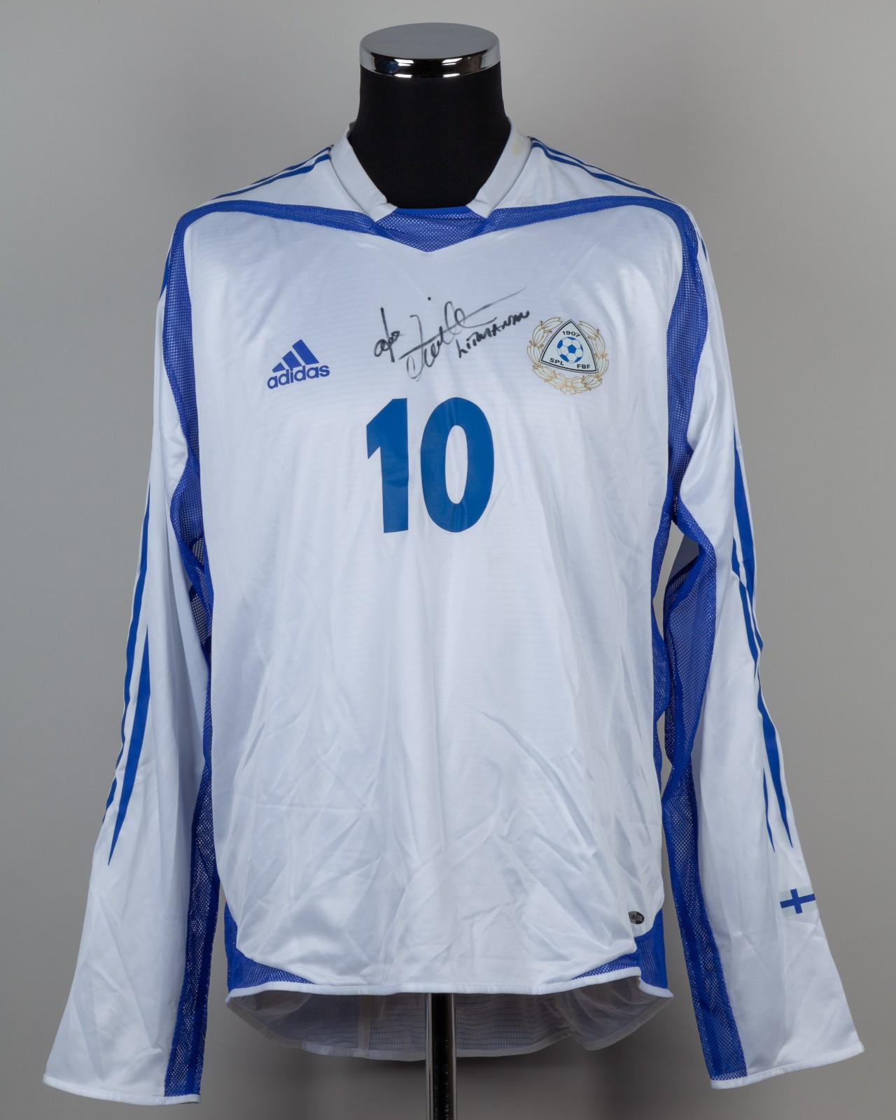 Finland 2004 Home Kit