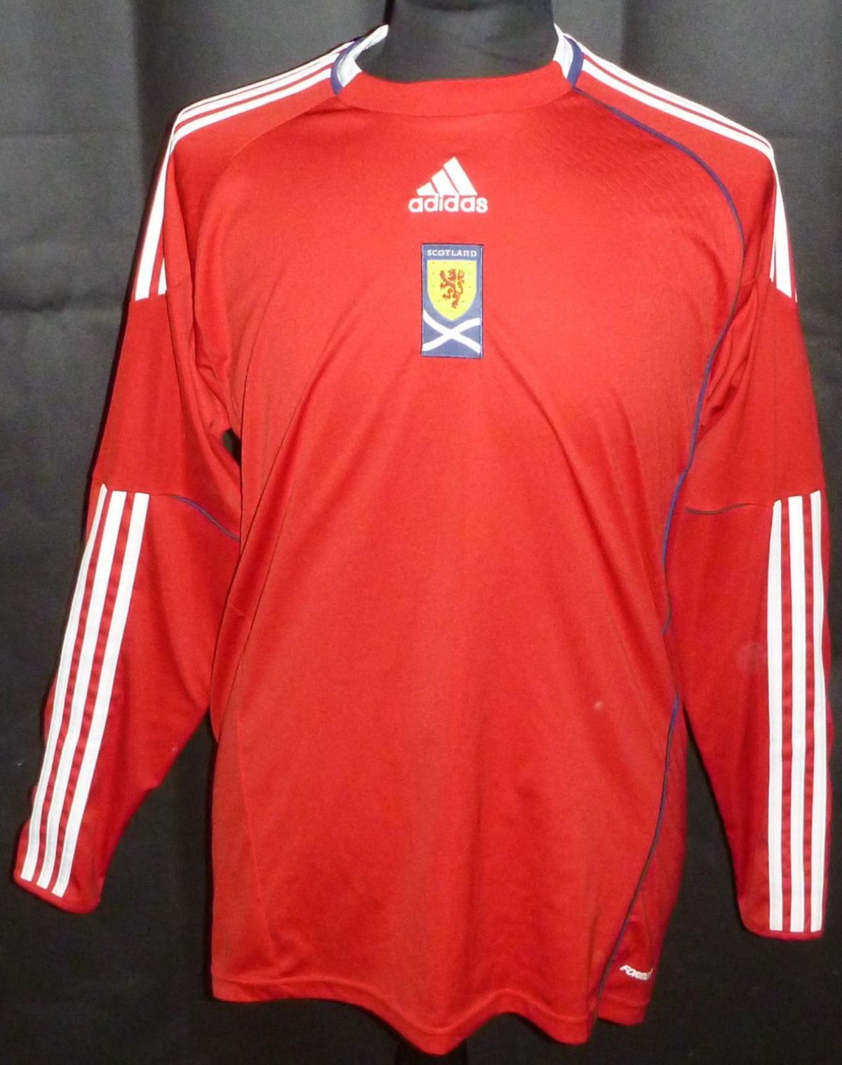 Scotland 2010 GK Away Kit