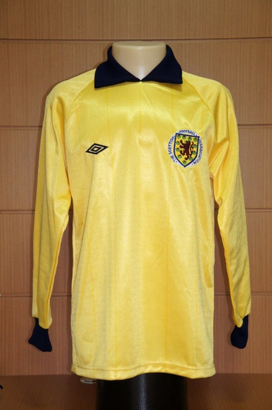 Scotland 1982 GK 1 Kit