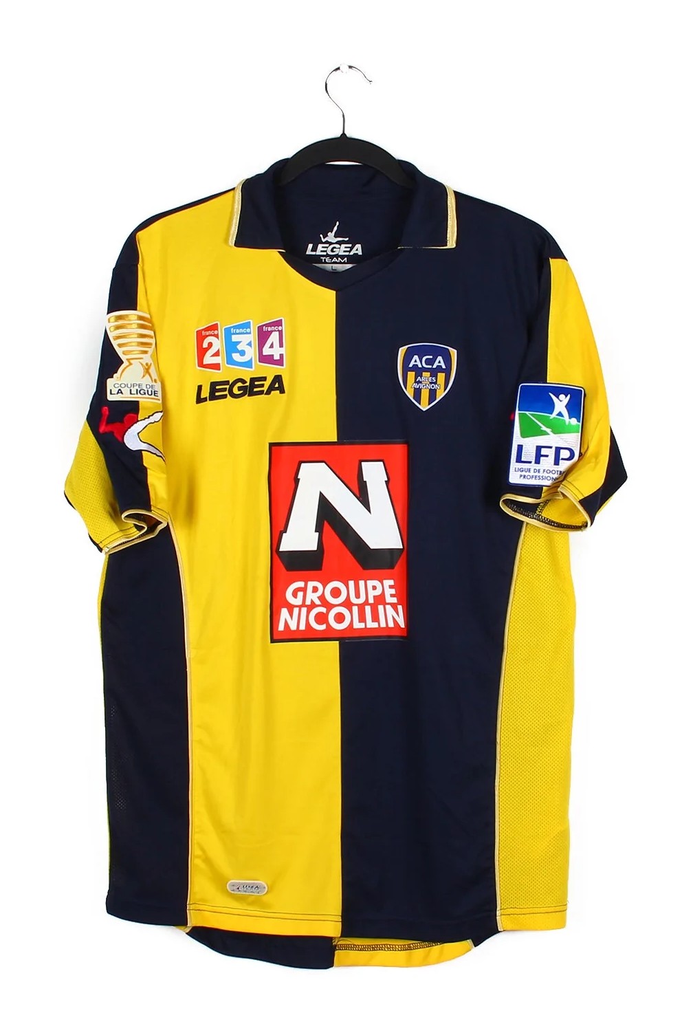 AC Arles-Avignon 2014-15 Cup Kit