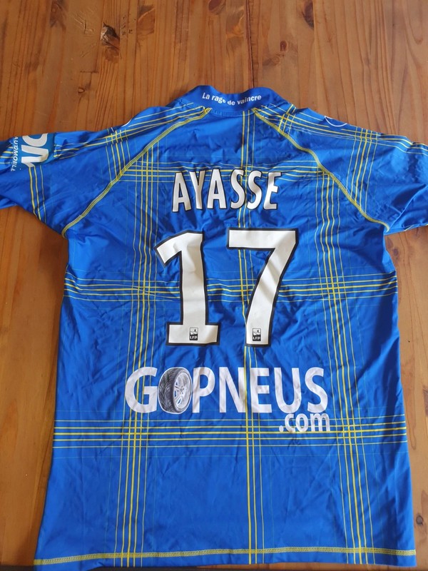 AC Arles-Avignon 2011-12 Home Kit