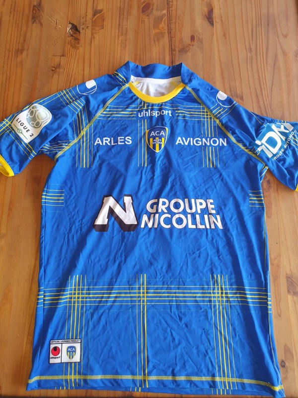 AC Arles-Avignon 2011-12 Home Kit