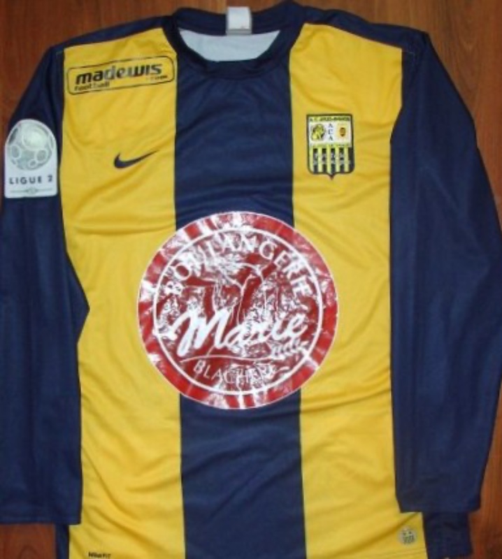 AC Arles-Avignon 2009-10 Home Kit
