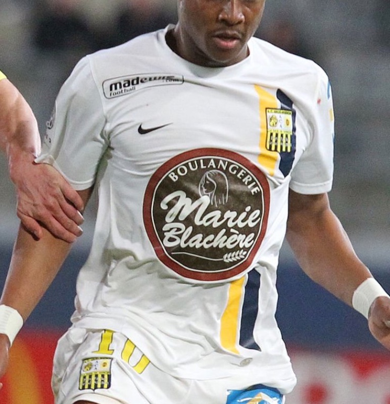 AC Arles-Avignon 2009-10 Away Kit