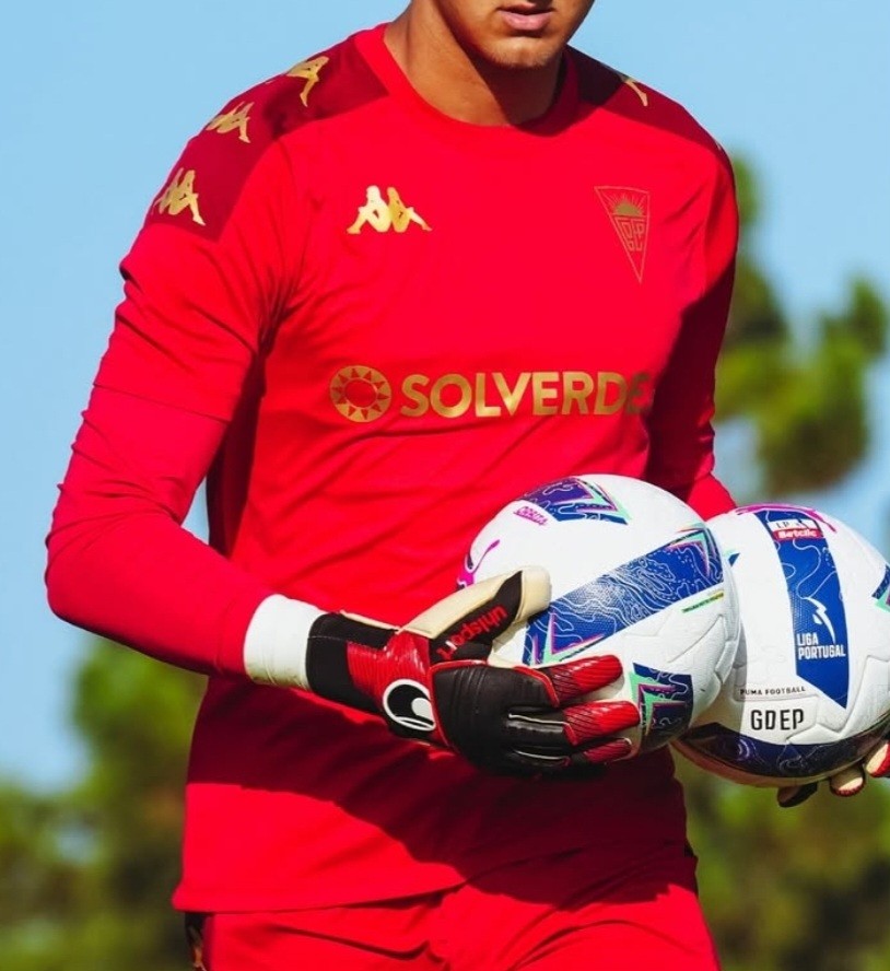 Estoril Praia 2025-26 GK 1 Kit
