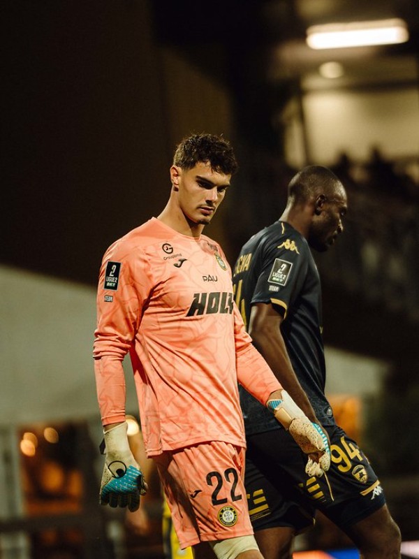 Pau FC 2025-26 GK 2 Kit