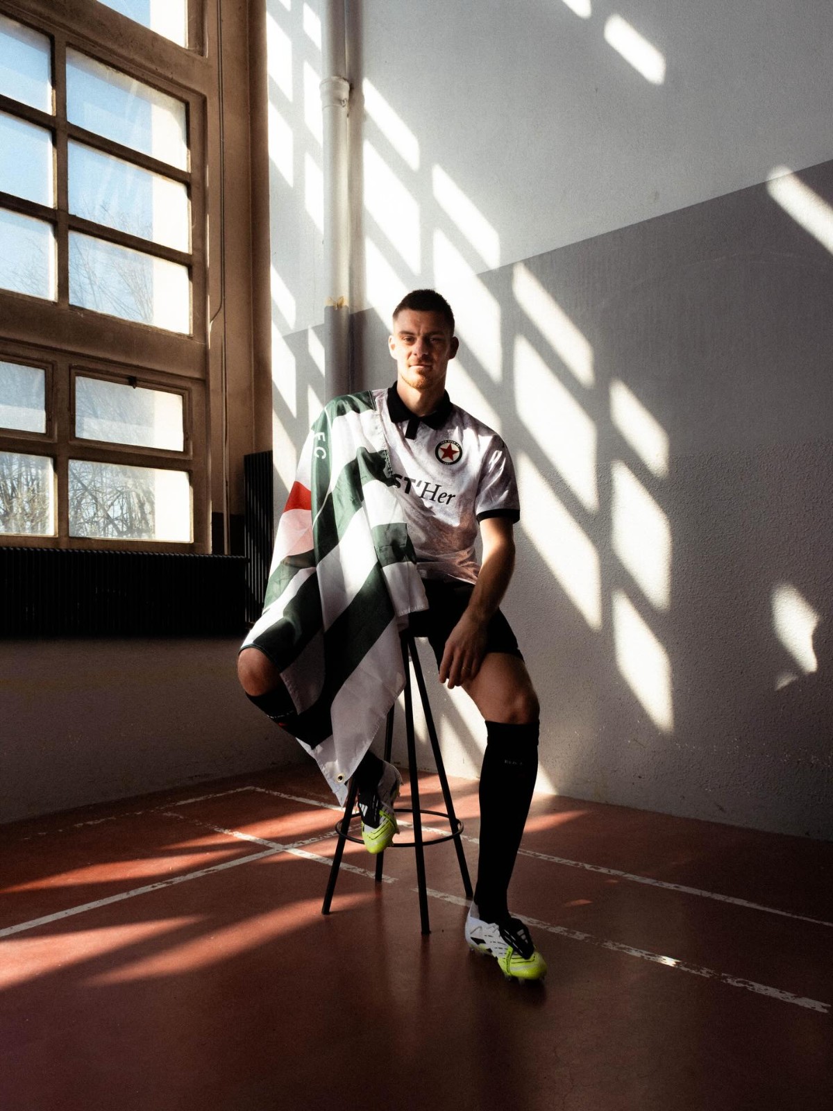 Red Star Paris 2025-26 Away V2 Kit