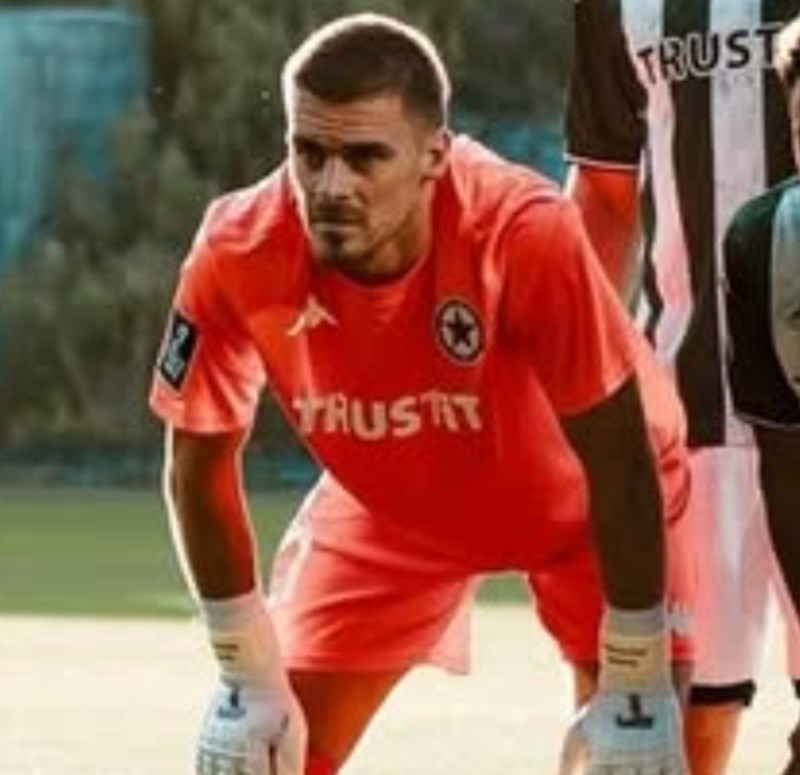 Red Star Paris 2025-26 GK 2 Kit