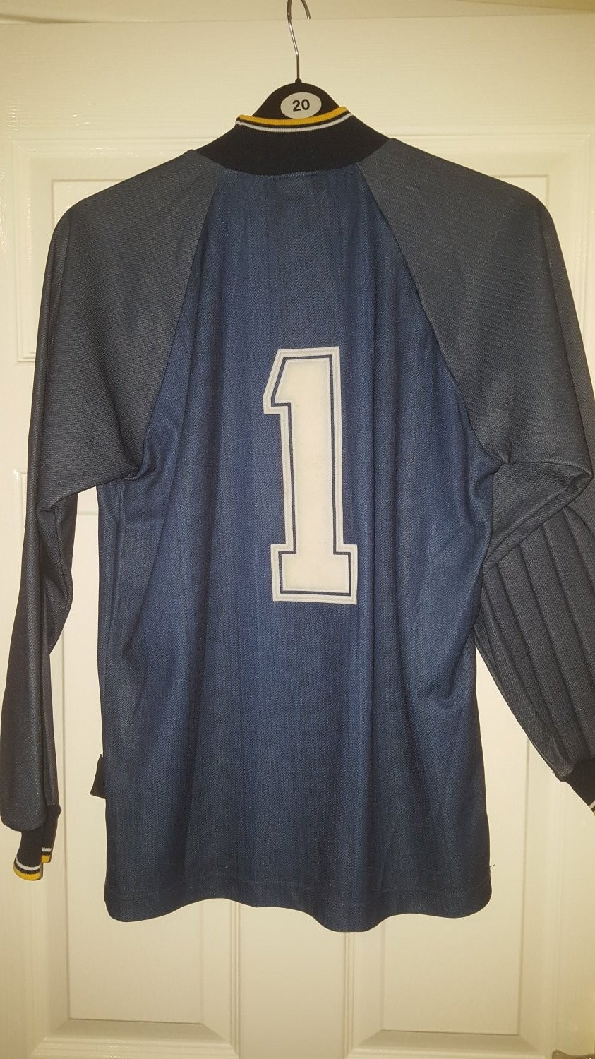 Sheffield Wednesday 1995-96 GK 2 Kit