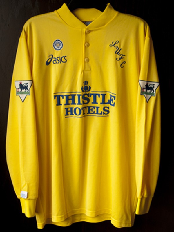 Leeds United 1995-96 Third Kit