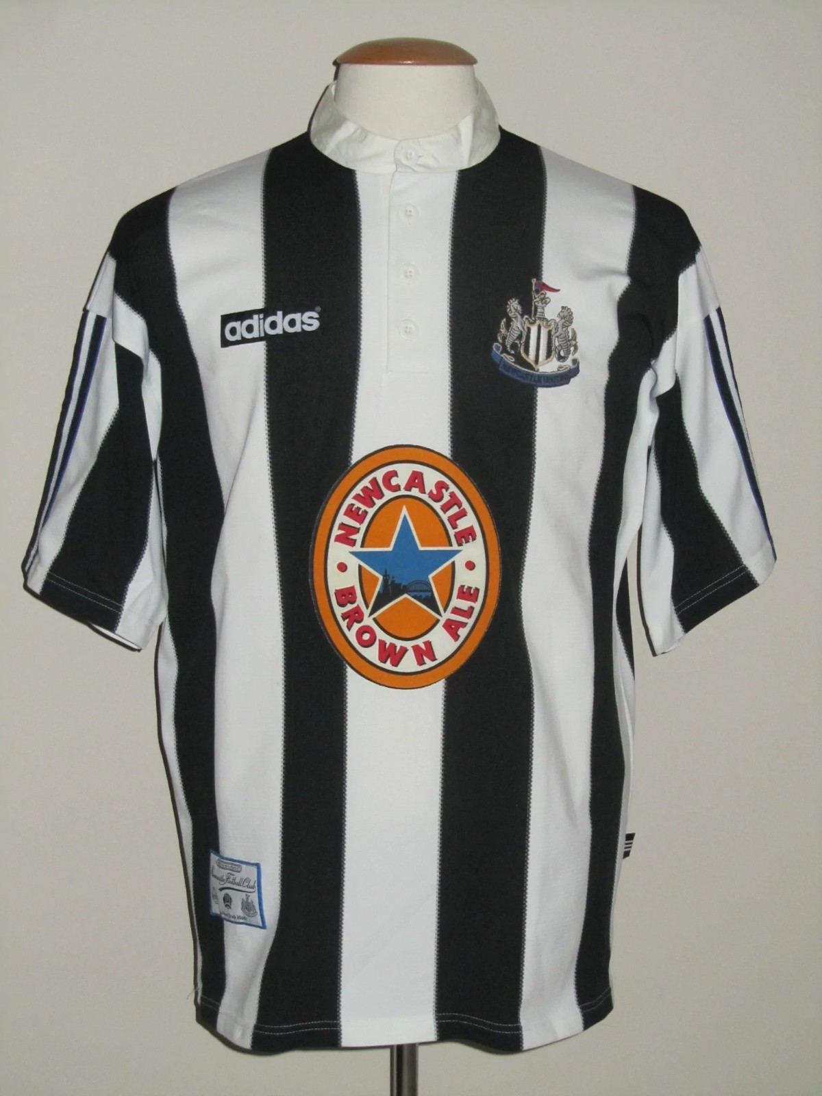 Newcastle United 1996-97 Home Kit