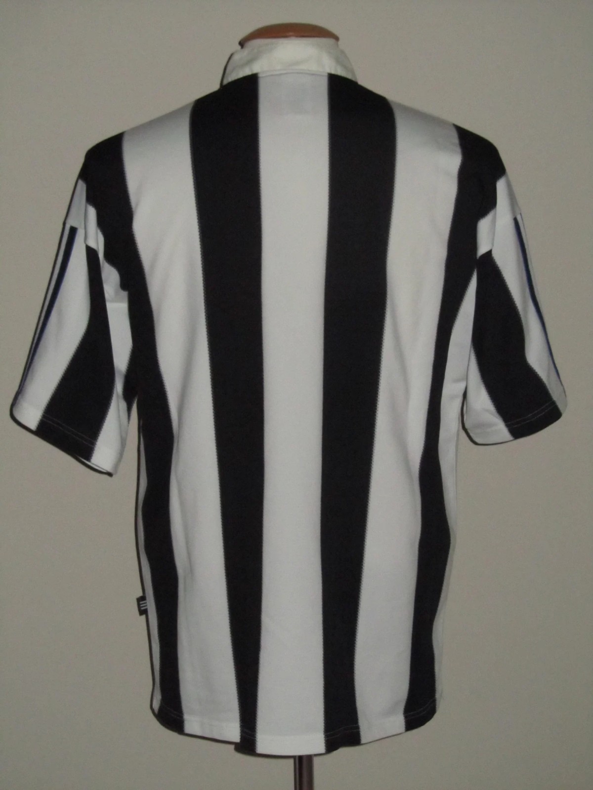 Newcastle United 1996-97 Home Kit
