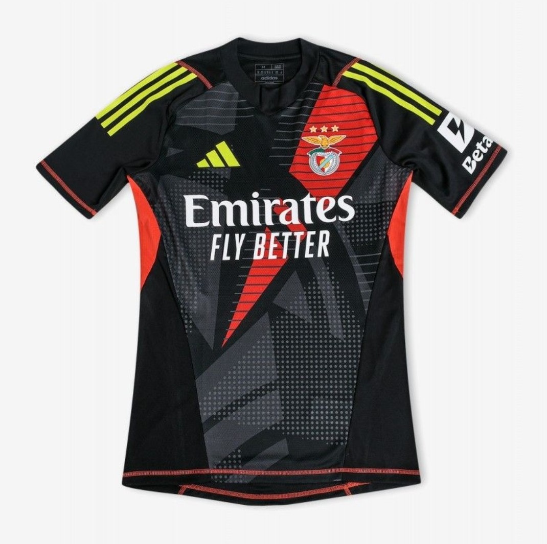SL Benfica 2024-25 GK 2 Kit
