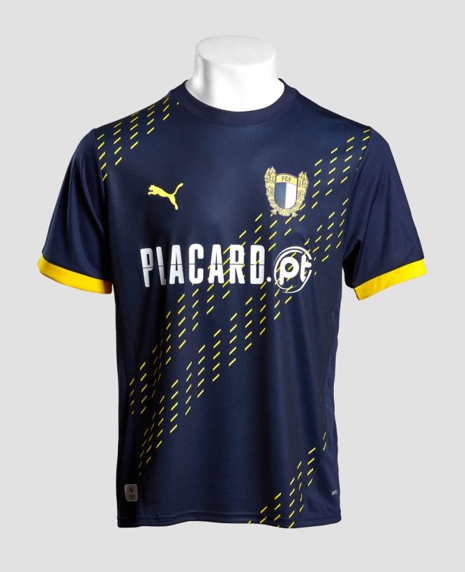 Famalicão 2024-25 Away Kit