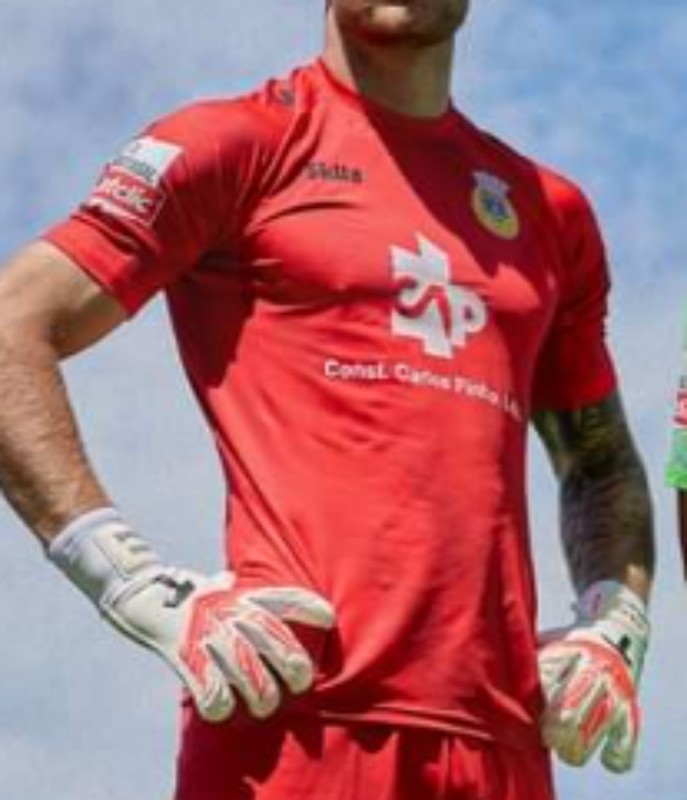 FC Arouca 2024-25 GK 2 Kit