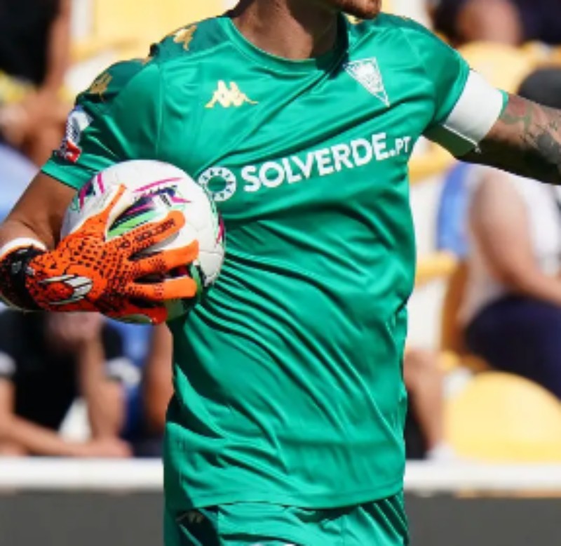 Estoril Praia 2024-25 GK 1 Kit