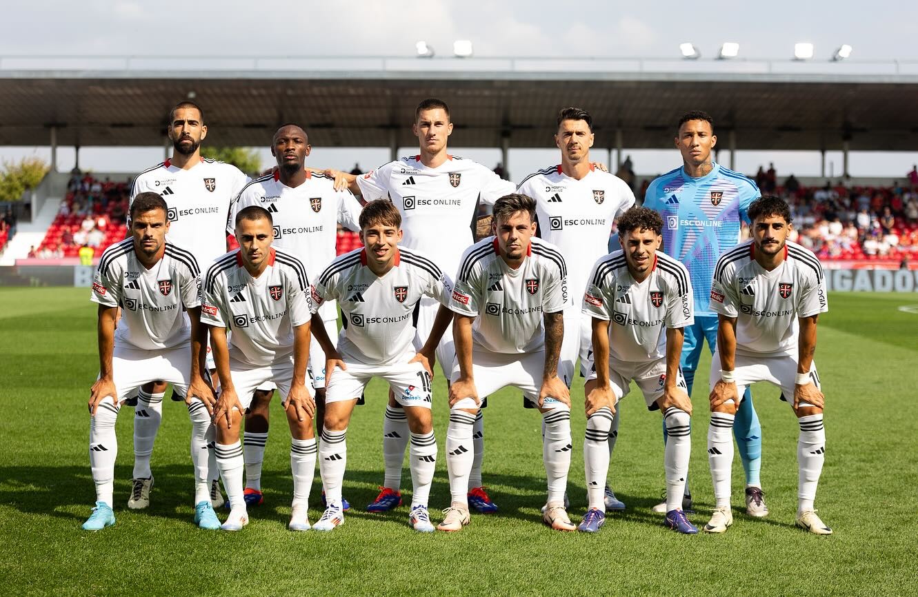 Casa Pia AC 2024-25 GK 1 Kit