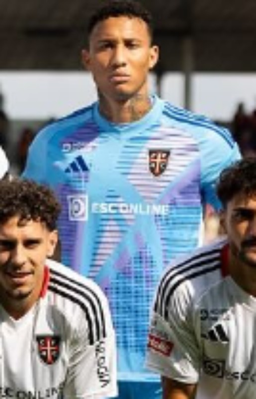 Casa Pia AC 2024-25 GK 1 Kit