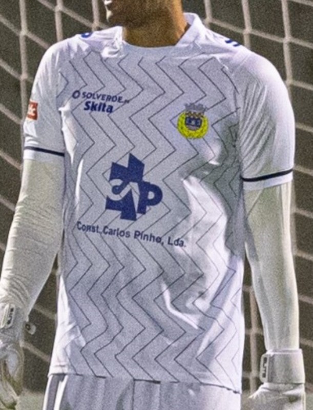 FC Arouca 2023-24 GK 1 Kit