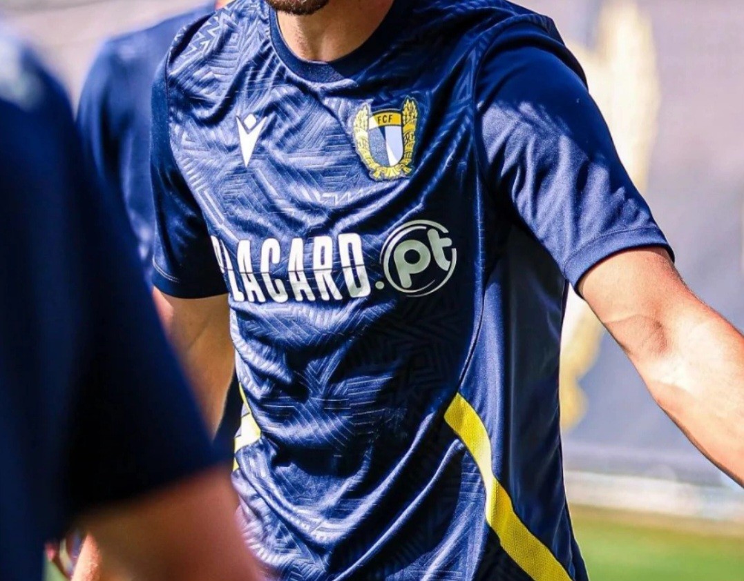 Famalicão 2023-24 Pre-Season Home Kit