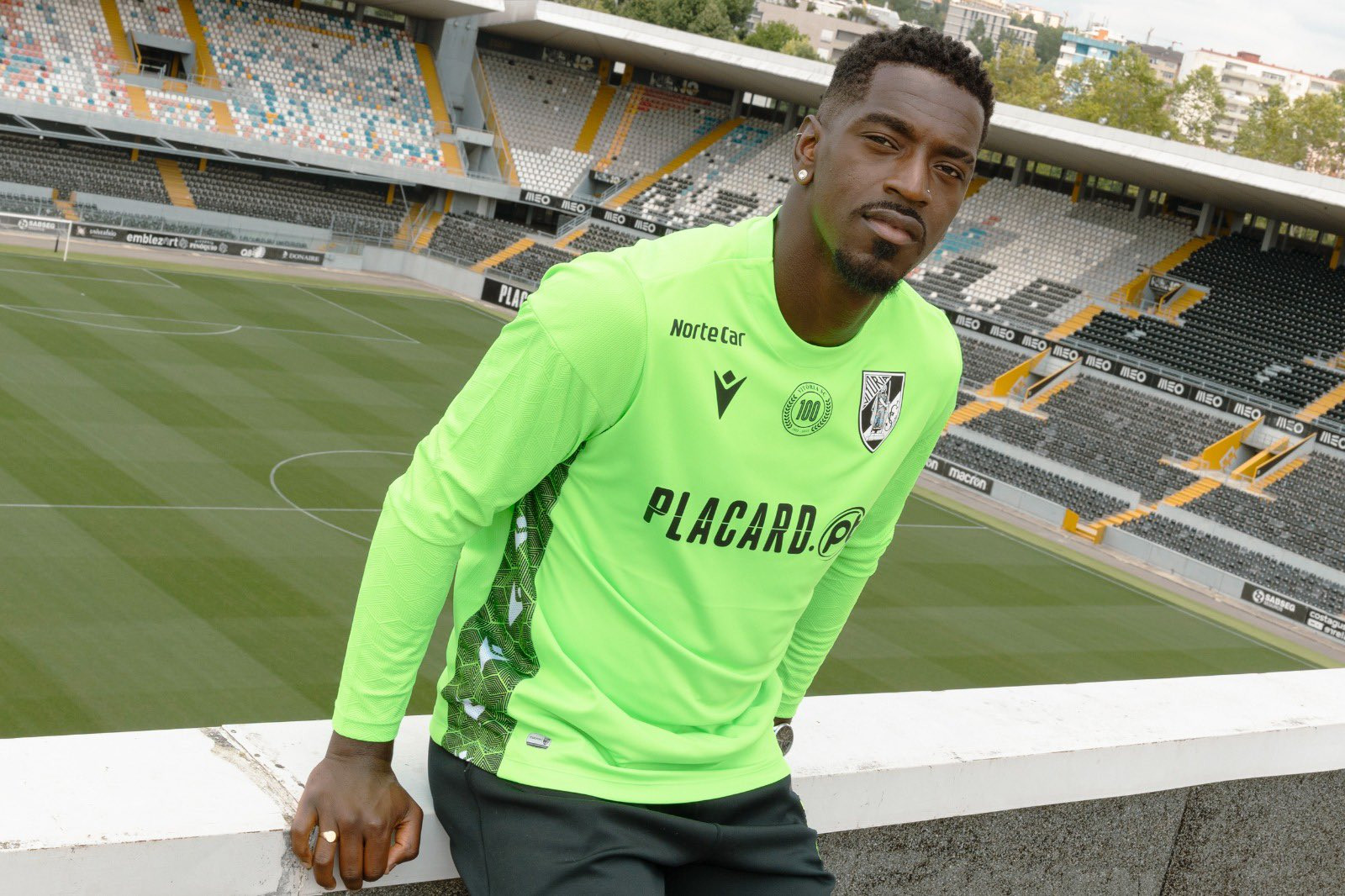 Vitória SC 2022-23 GK Home Kit