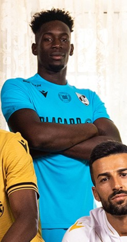Vitória SC 2022-23 GK Away Kit