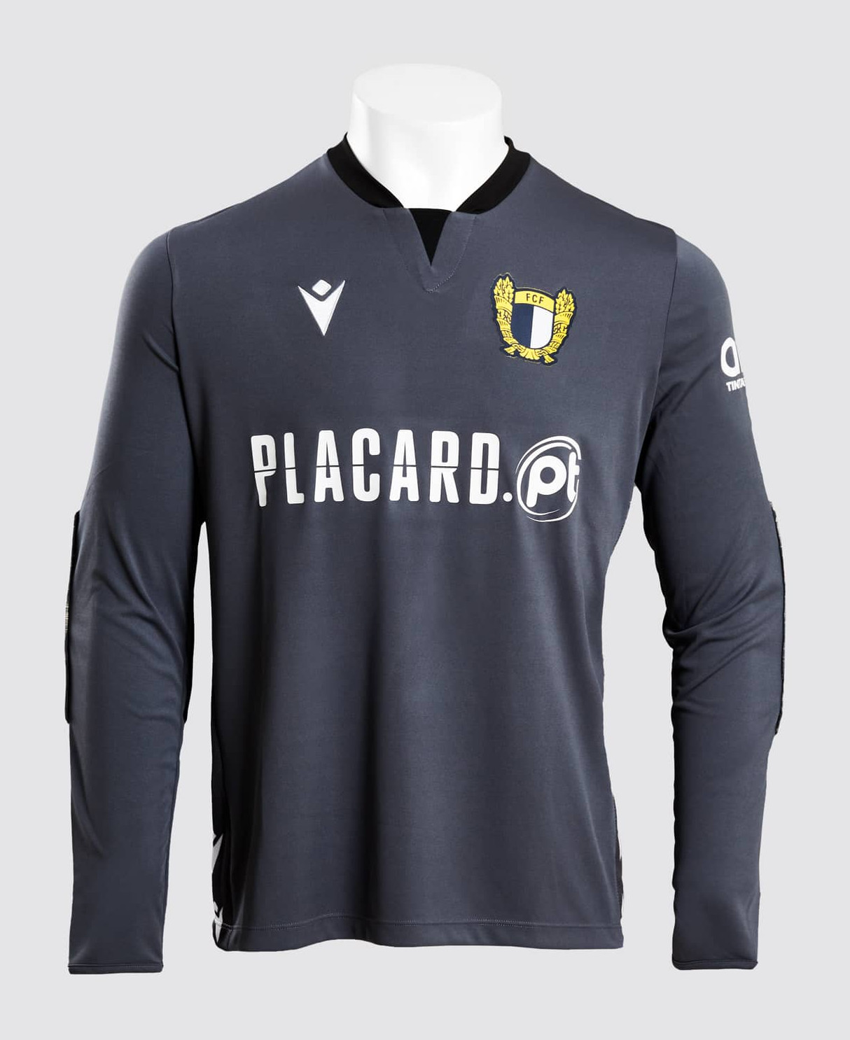 Famalicão 2022-23 GK 1 Kit