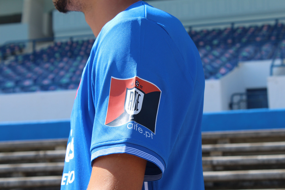 CF Os Belenenses 2021-22 Home Kit
