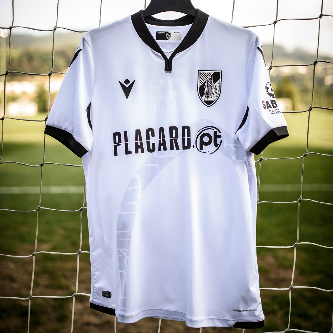 Vitória SC 2021-22 Home Kit