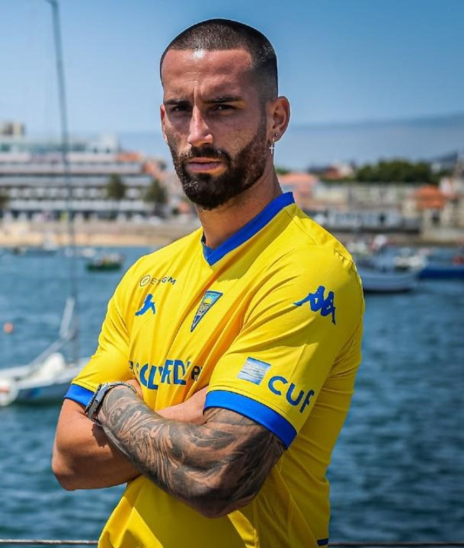 Estoril Praia 2021-22 Home Kit
