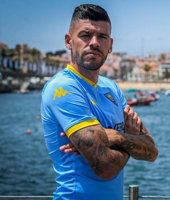 Estoril Praia 2021-22 Away Kit