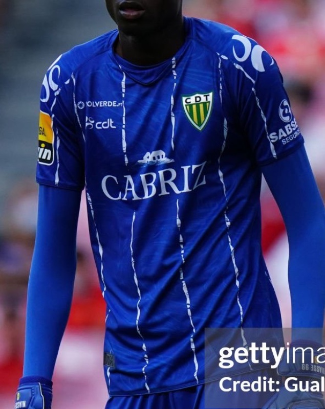 CD Tondela 2021-22 GK 2 Kit