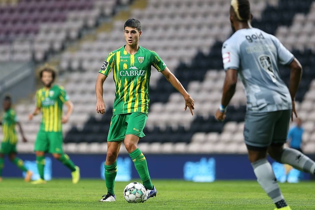 CD Tondela 2020-21 Home Kit