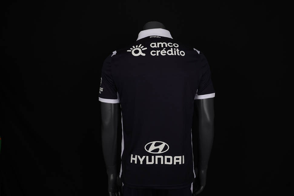 Famalicão 2020-21 Away Kit