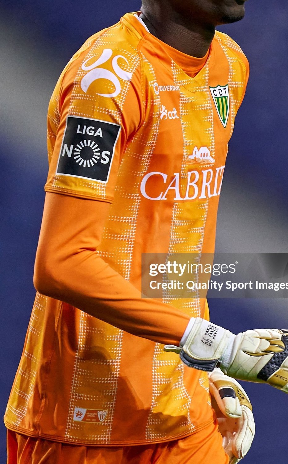 CD Tondela 2020-21 GK 1 Kit