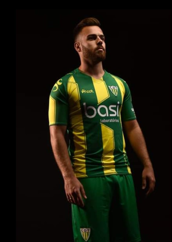 CD Tondela 2018-19 Home Kit