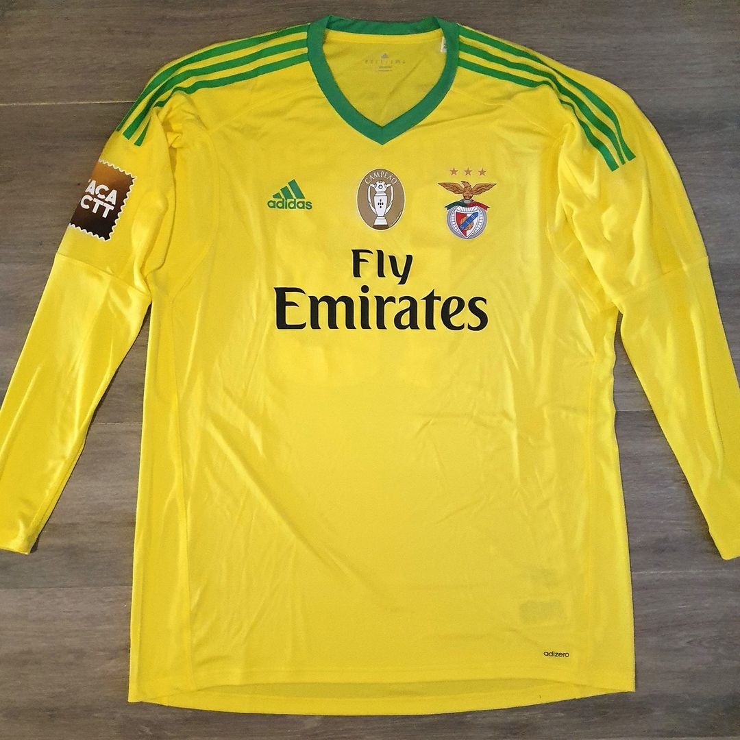 SL Benfica 2017-18 GK 2 Kit