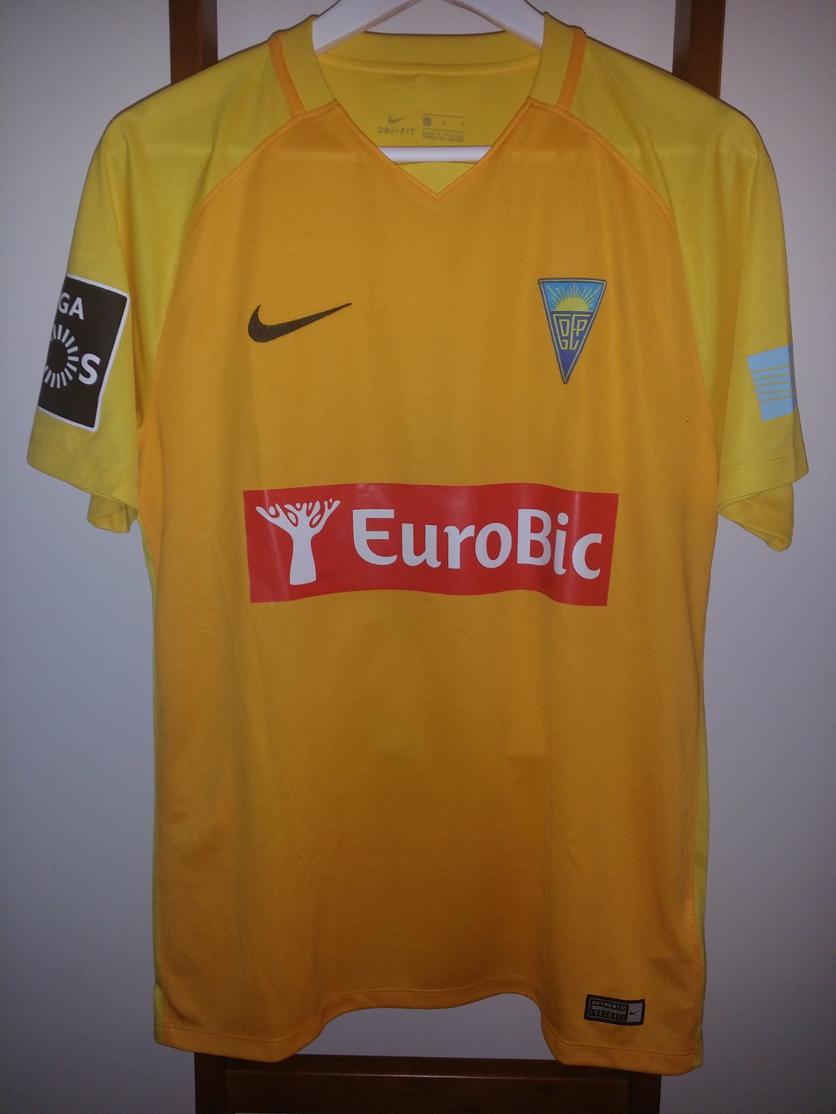 Estoril Praia 2017-18 Home Kit