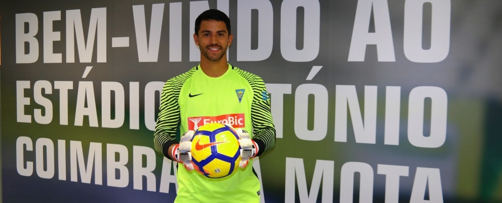 Estoril Praia 2017-18 GK 1 Kit